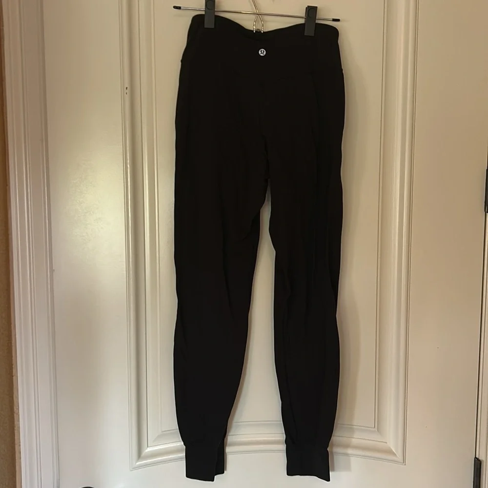 Lululemon Align Jogger 28″ • Black • Size 6 - Picture 5 of 9